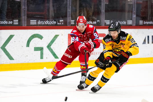 Timrås Sebastian Hartmann och Luleås Einar Emanuelsson