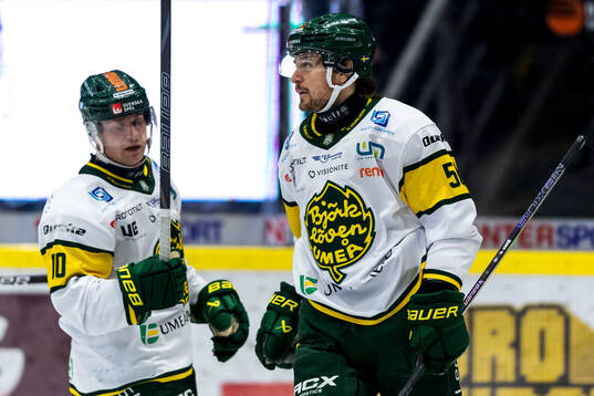 Björklövens Fredrik Forsberg jublar