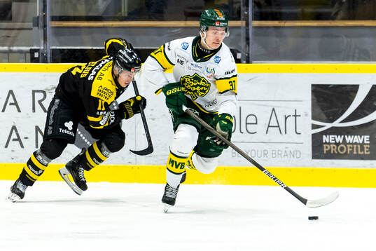 Västerås Oliver Marcelius och Björklövens Lenni Killinen
