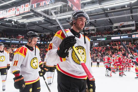 Brynäs Charles-Édouard D'astous deppar ishockeymatchen i