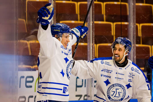 Leksands Lukas Vejdemo jublar