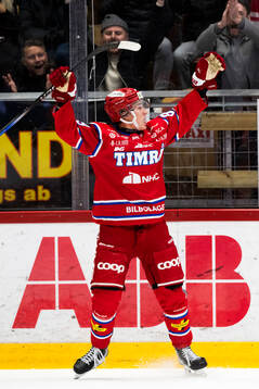 Timrås Oliver Kapanen jublar