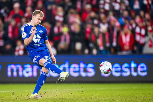 Eirik Haugan of Molde missing a chance to score