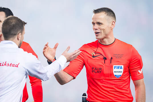 Sigurd Smehus Kringstad, referee