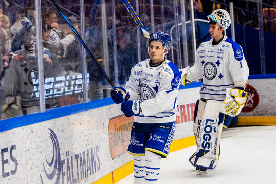 Leksands målvakt Marcus Gidlöf och Marcus Karlberg jublar