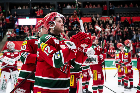 Modos Oscar Pettersson jublar