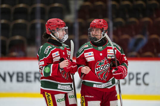 Modos Vendula Pribylova och Emma Seitz