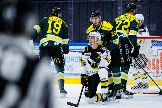Västerås Carl Jakobsson jublar