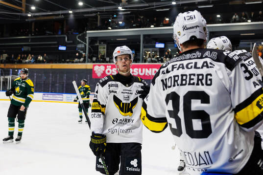Västerås Carl Jakobsson jublar