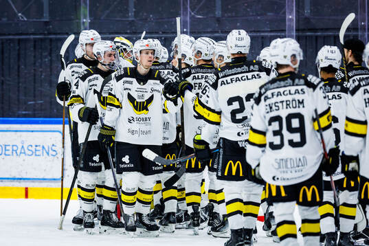 Västerås Carl Jakobsson jublar