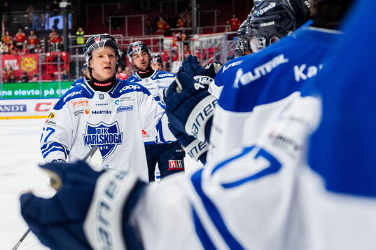 Karlskogas Jesper Norbäck jublar