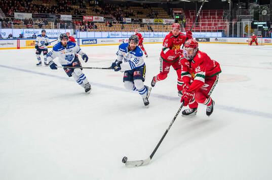 Karlskogas Kalle Jellvert och Rikard Olsén mot Moras Kalle