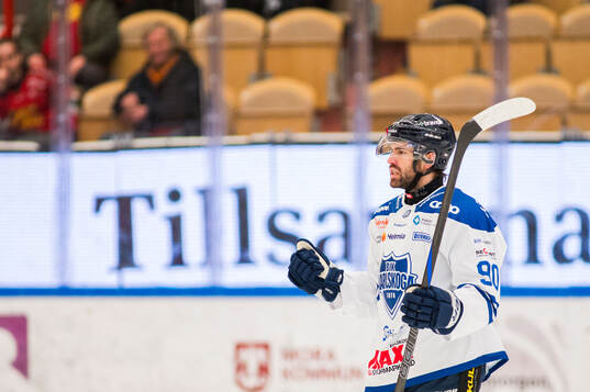 Karlskogas Rikard Olsén jublar