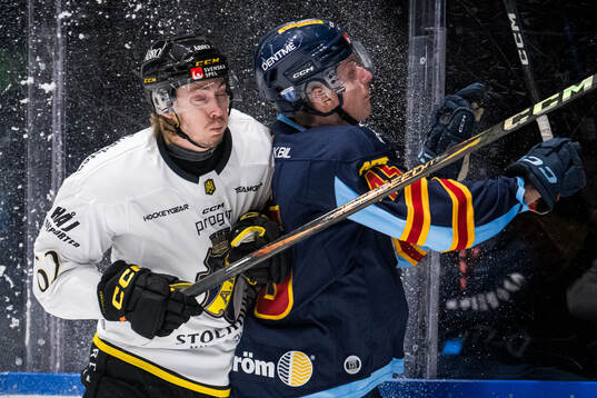 AIKs Simon Åkerström och Djurgårdens +d35+under