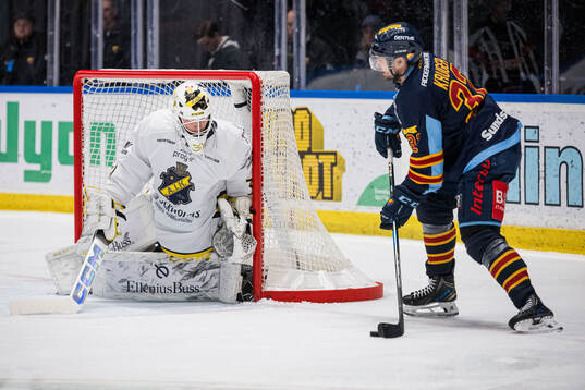 AIKs målvakt Victor Brattström  och Djurgårdens Marcus