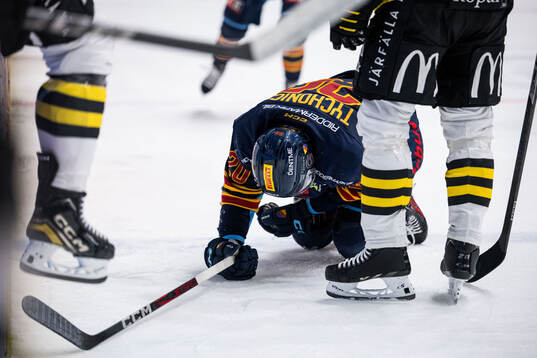 Djurgårdens Jonathan Tychonick har ont