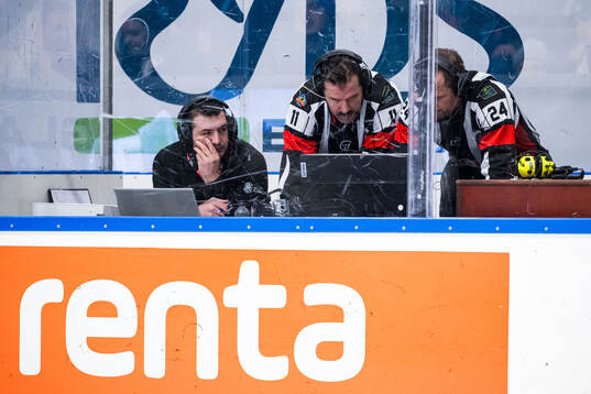 Domare Johan Magnusson och Domare Daniel Wessner granskar