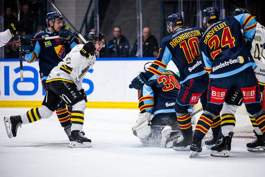 AIKs Jordan Bellerive jublar