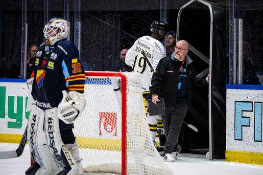 AIKs Daniel Muzito Bagenda lämnar isen