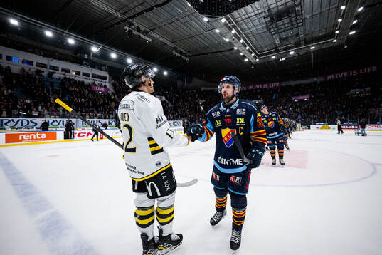 AIKs Scott Pooley och Djurgårdens Marcus Krüger
