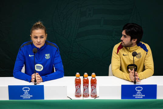 Fridolina Rolfö of FC Barcelona and Pere Romeu head coach
