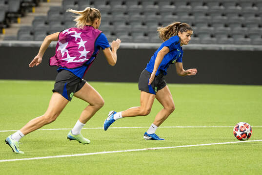 Jana Fernandez of FC Barcelona