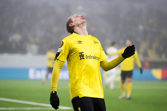 Simon Hedlund of Elfsborg looks dejected