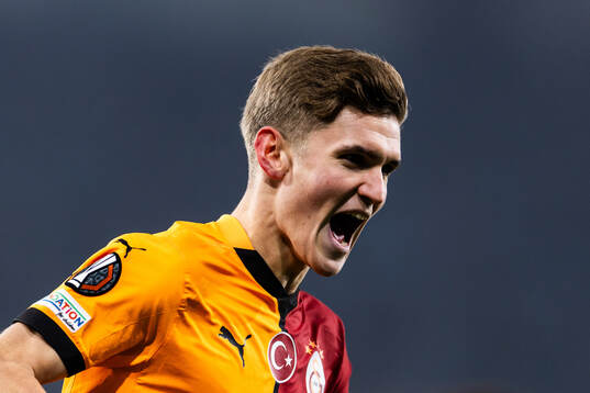 Elias Jelert of Galatasaray celebrates