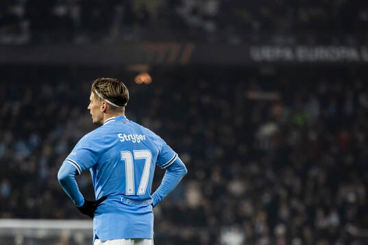 Jens Stryger Larsen of Malmö FF looks dejected