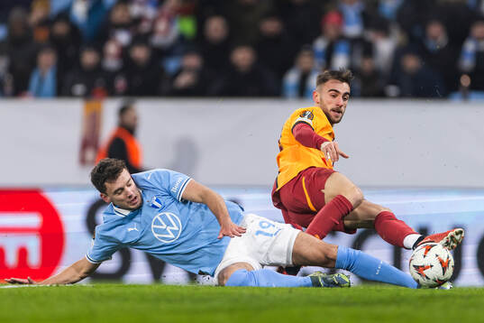 Colin Rösler of Malmö FF and Yunus Akgun of Galatasaray