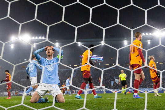Anders Christiansen of Malmö FF look dejected