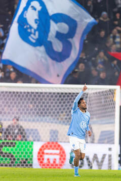 Sergio Pena celebrate afters his 2-2 goal