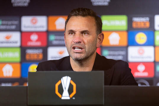 Head coach Okan Buruk of Galatasaray at the press conference