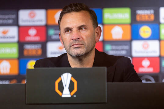 Head coach Okan Buruk of Galatasaray at the press conference