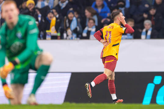 Yunus Akgun of Galatasaray celebrates