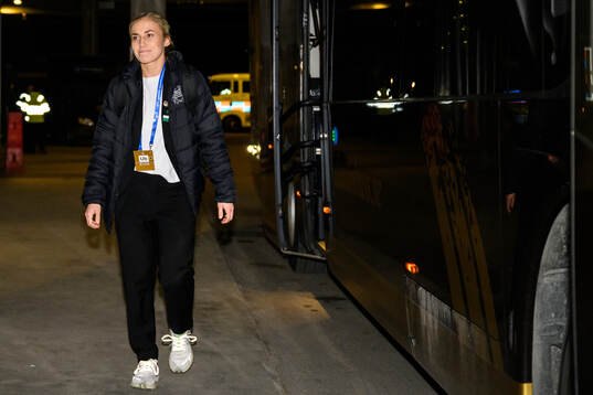 Ellen Gibson of Hammarby arrives at Tele2 Arena