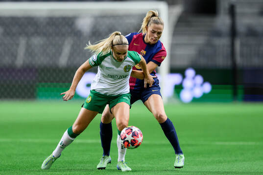 Stina Lennartsson of Hammarby and Fridolina Rolfö of