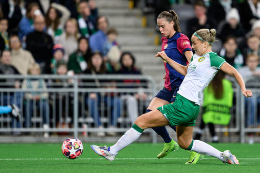 Ewa Pajor of Barcelona and Julie Blakstad of Hammarby