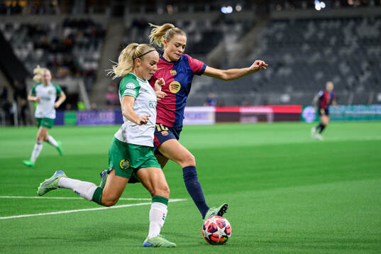 Stina Lennartsson of Hammarby and Fridolina Rolfö of