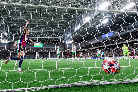 Caroline Graham Hansen of Barcelona celebrates