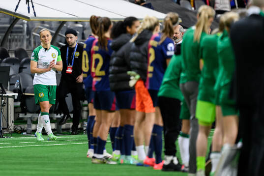 Ellen Gibson of Hammarby played her last match and is