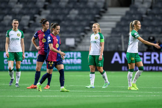 Ellen Gibson of Hammarby looks dejected