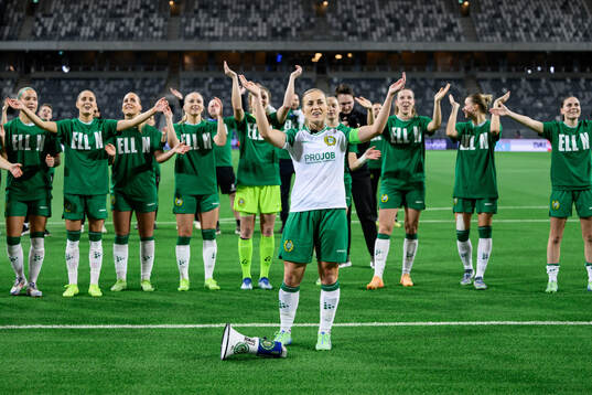 Ellen Gibson of Hammarby is celebrated as she played her