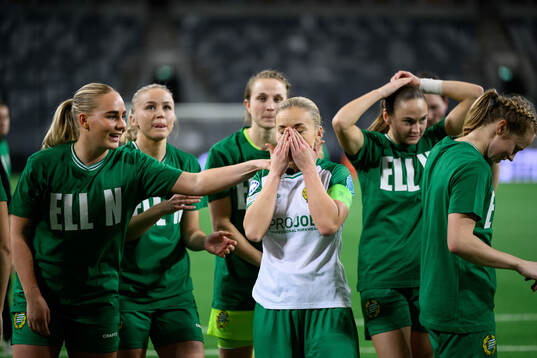 Ellen Gibson of Hammarby is celebrated as she played her