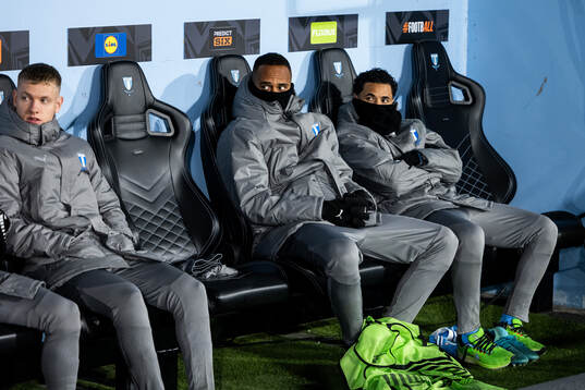 Isaac Kiese Thelin and Sergio Pena of Malmö FF
