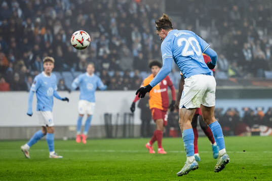 Erik Botheim of Malmö FF scores 1-0
