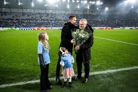 Niklas Moisander of Malmö FF is celebrated as he leaves