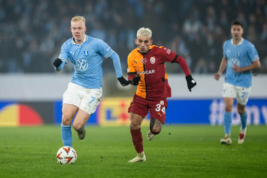 Otto Rosengren of Malmö FF and Lucas Torreira of
