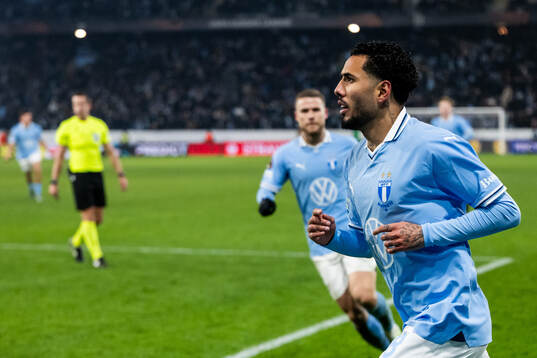 Sergio Pena of Malmö FF celebrates