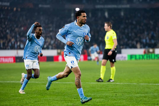 Sergio Pena of Malmö FF celebrates